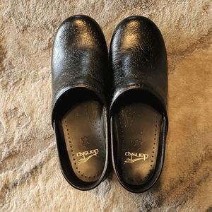 Dansko nursing shoes size 39